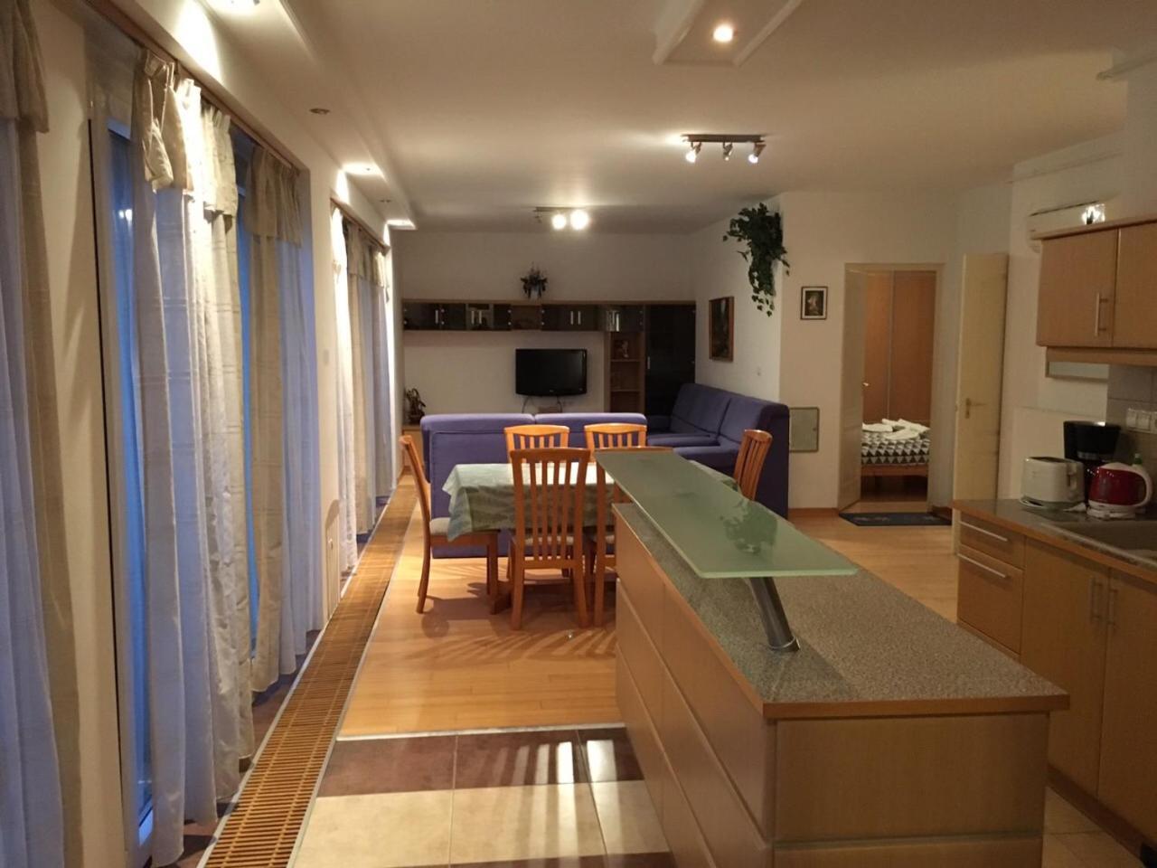 Mary Apartmanhaz Héviz Zewnętrze zdjęcie